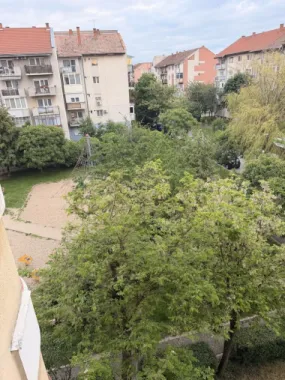 BRASADAS vinde ap 3 cam etaj 3/4 in Carpați 2.