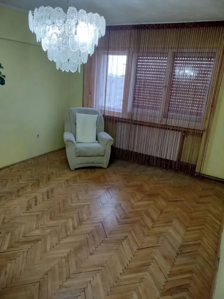 BRASADAS vinde ap 3 cam etaj 4/4 in Micro 16 Brândușa.