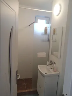 BRASADAS vinde ap 2 cam etaj 7/10 la Burdea