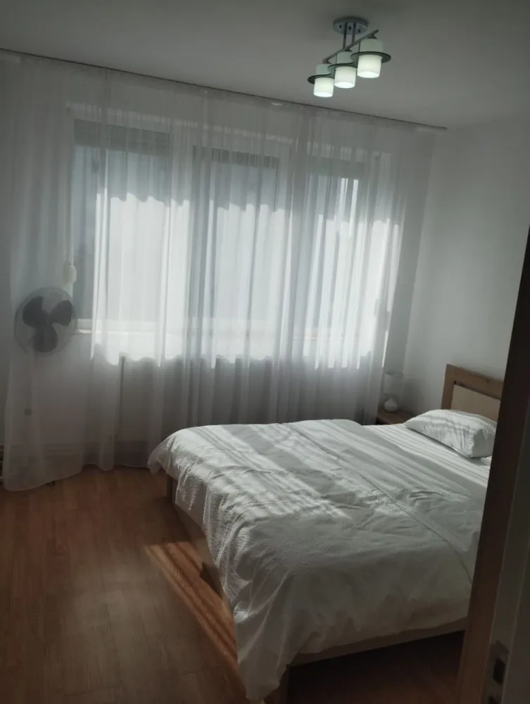 BRASADAS vinde ap 2 cam etaj 7/10 la Burdea
