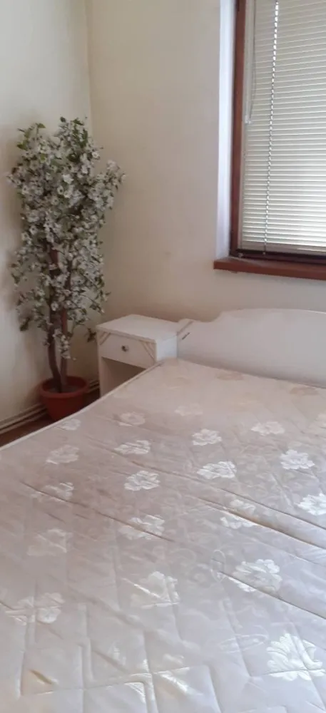 BRASADAS vinde ap 2 cam etaj 2/8 Careiului.