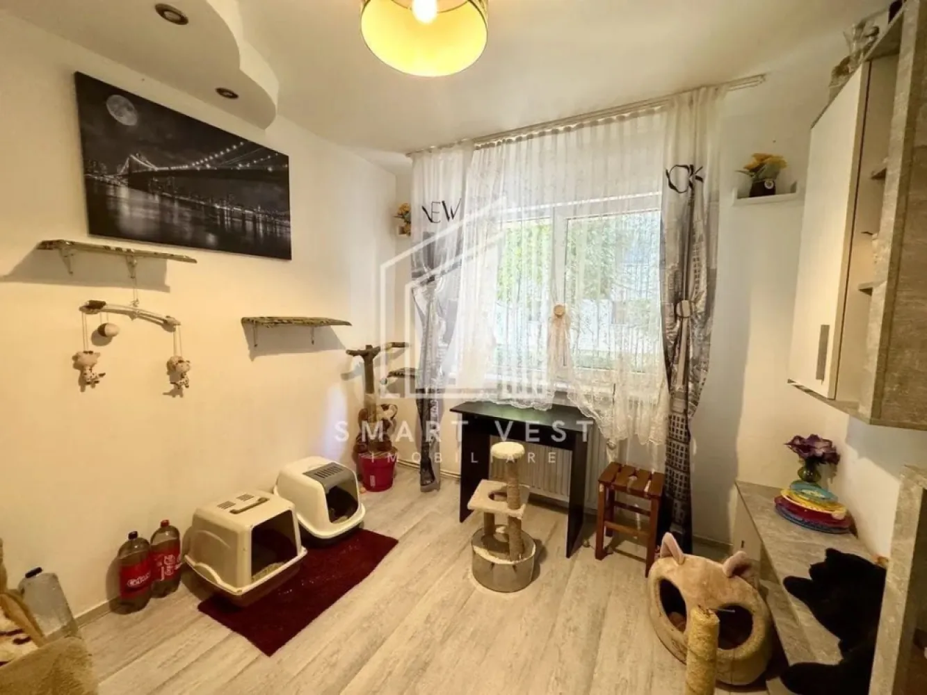 BRASADAS vinde ap 3 cam la PARTER in Micro 16. - Agenția imobiliara BRASADAS vinde apartament cu 3 camere in Micro 16 PARTER înalt izolat, mobilat.
Www.brasadas.com.