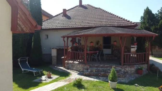 Oportunitate rara: Casa zona Titulescu cu teren generos 37.48 Ar