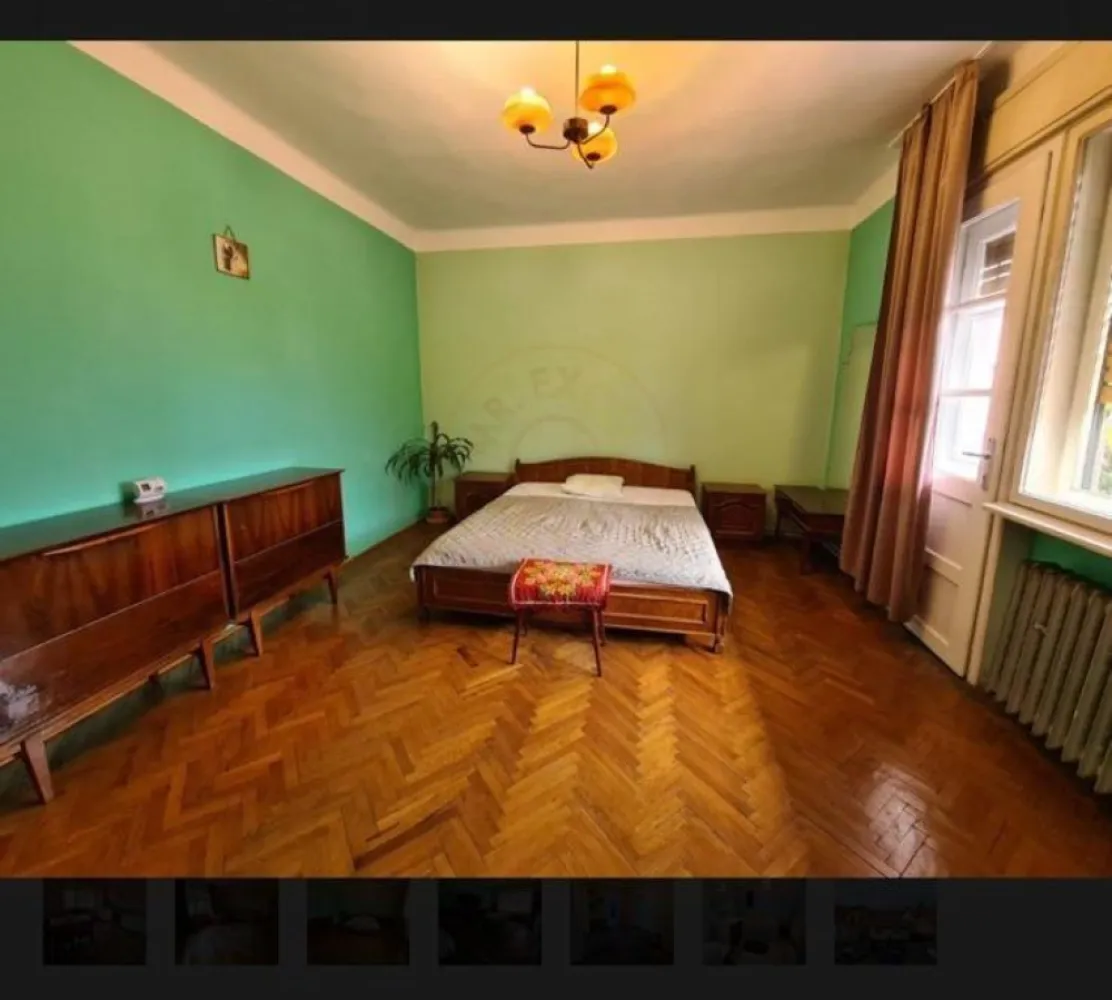 Agenția imobiliara BRASADAS vinde ap 3 cam Titulescu - Agenția imobiliara BRASADAS vinde apartament spațios cu 3 camere, hol, baie, cămară , balcon și beci cu 2 încăperi mari . 
Este într-o clădire P+3 nivele, respectiv garaje/beci și 3 apartamente.
Apartamentul este situat la nivelul 2/3. 
Foarte aproape de piața mare și centru.
Www.brasadas.com.