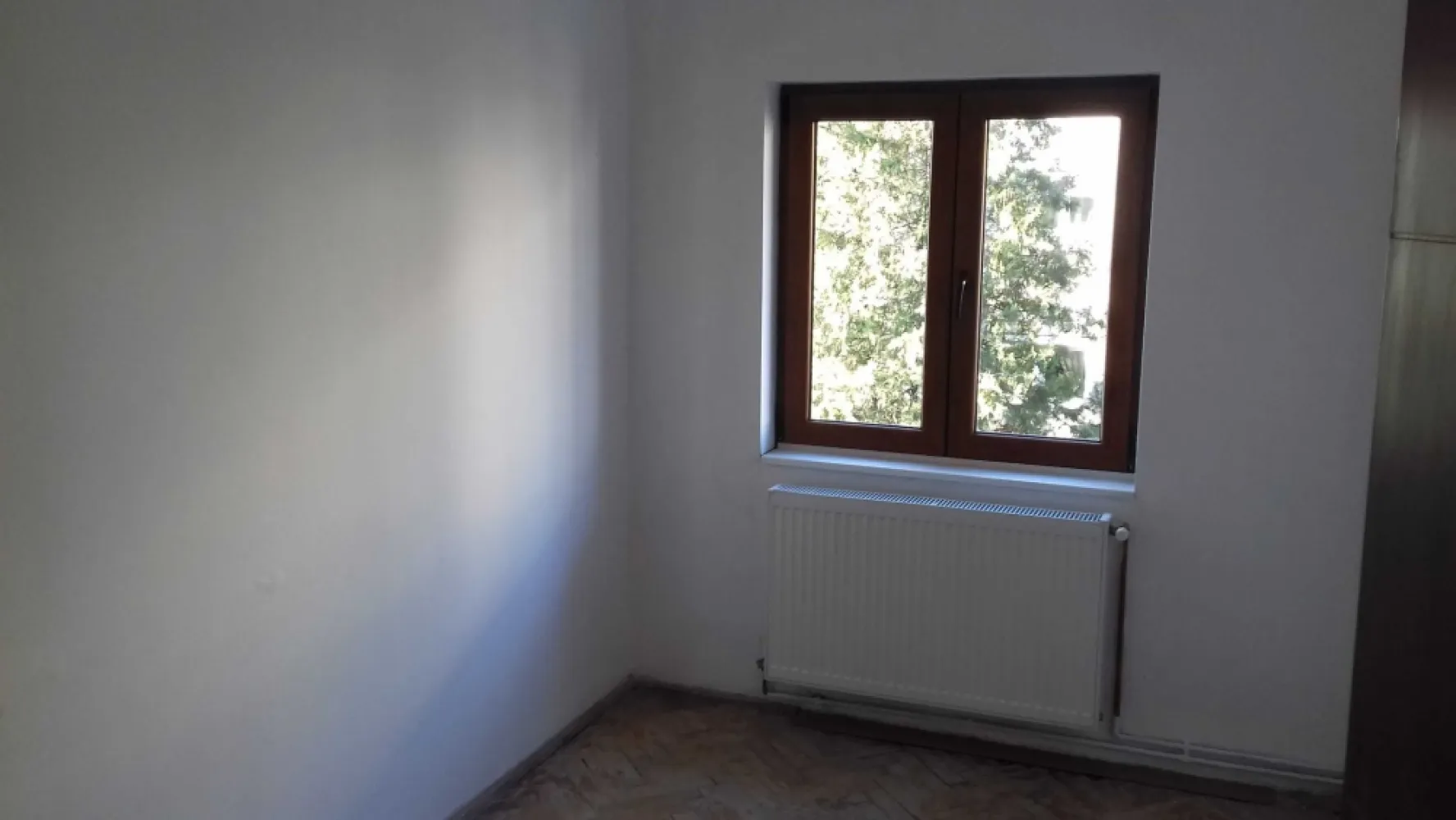 BRASADAS vinde ap 3 cam etaj 2/4 in Micro17. - Agenția imobiliara BRASADAS vinde apartament in micro 17, renovata, etajul 2/4.
Www.brasadas.com.