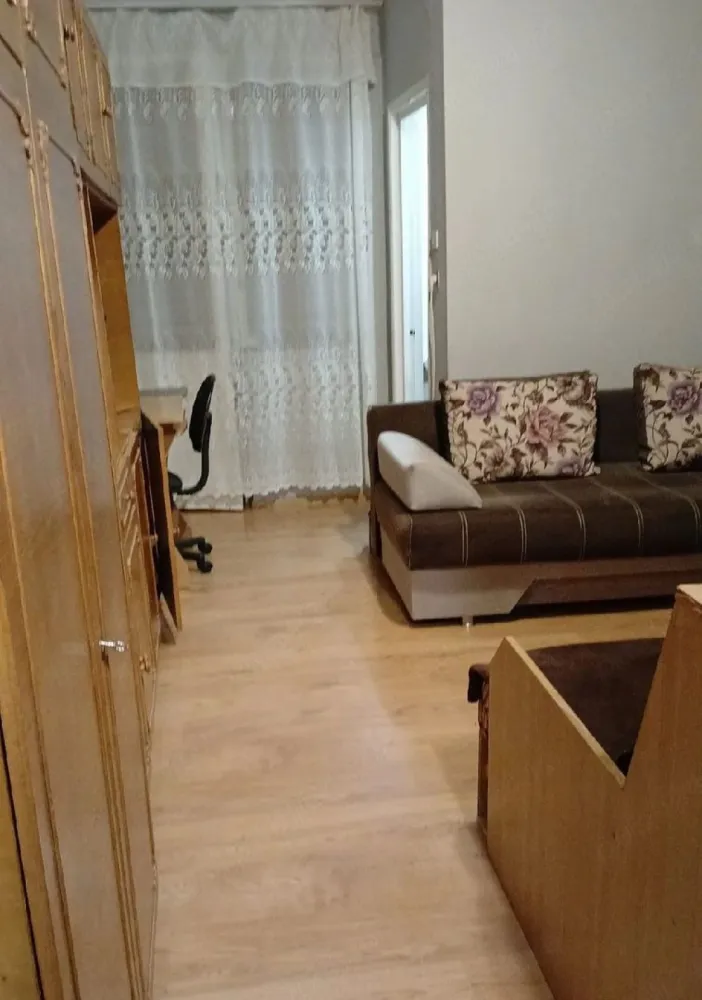 BRASADAS vinde garsoniera la etajul 3/4 pe Ostrovului. - Agenția imobiliara BRASADAS vinde garsonieră situată în cartierul Soarelui, pe strada Ostrovului, la etajul 3/4. 
Beneficiază de întreținere redusă, fiind o opțiune ideală atât pentru locuit, cât și pentru investiție.
Www.brasadas.com.