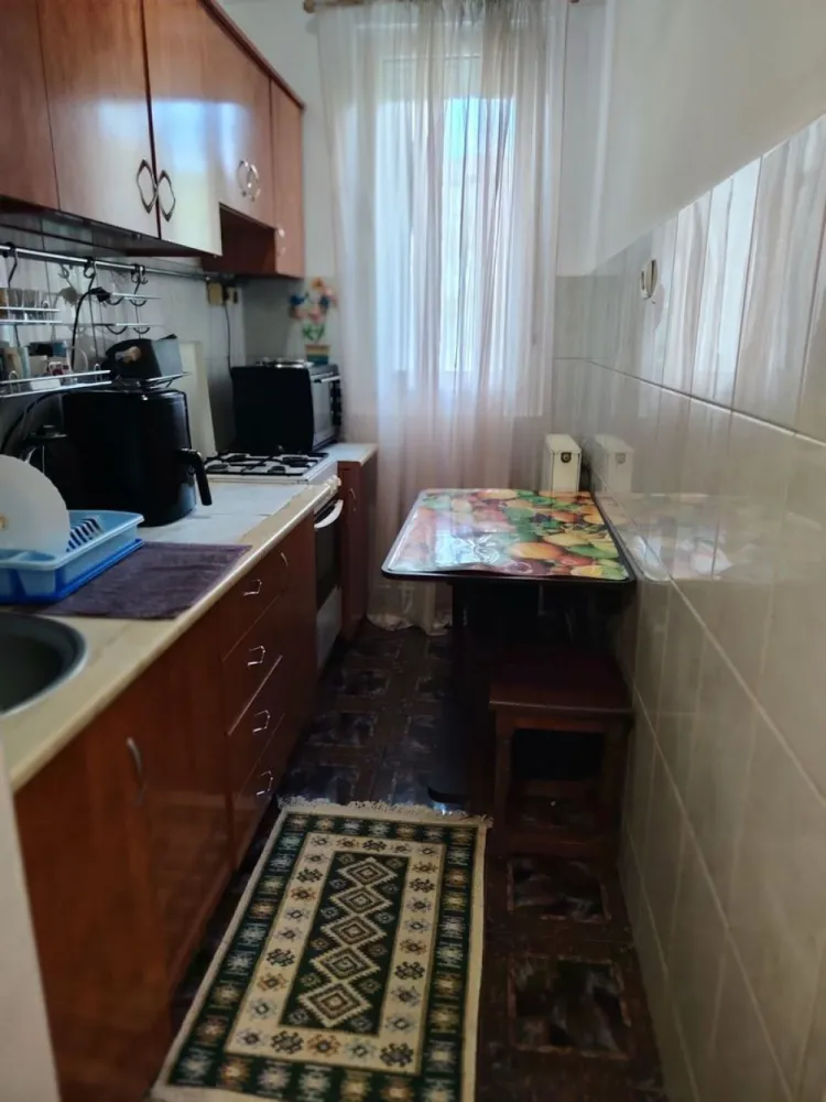 BRASADAS vinde ap 2 cam etaj 3/4 in Carpați 1.