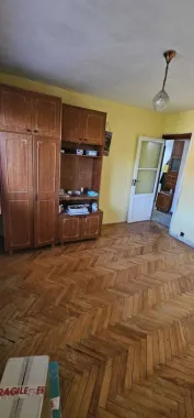 BRASADAS vinde ap 2 cam Carpati2 etaj 4/4.