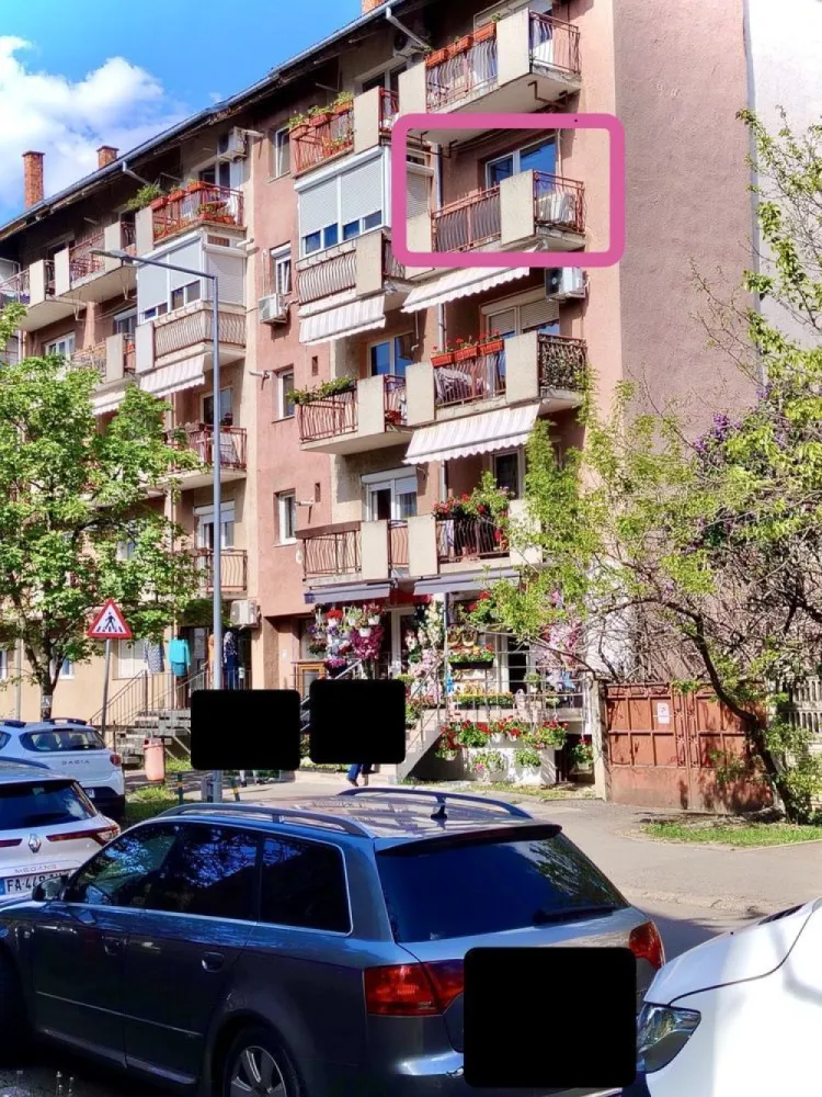 BRASADAS vinde ap 2 cam Carpati 2 etaj 3/4. - Agentia imobilara BRASADAS vinde apartament cu 2 camere decomandate in Carpați 2 cu suprafata utila de 61mp. cu 2 balcoane la etajul 3/4.
Parcare rezervata
Beci inclus
Complet mobilat și utilat.
Www.brasadas.com.