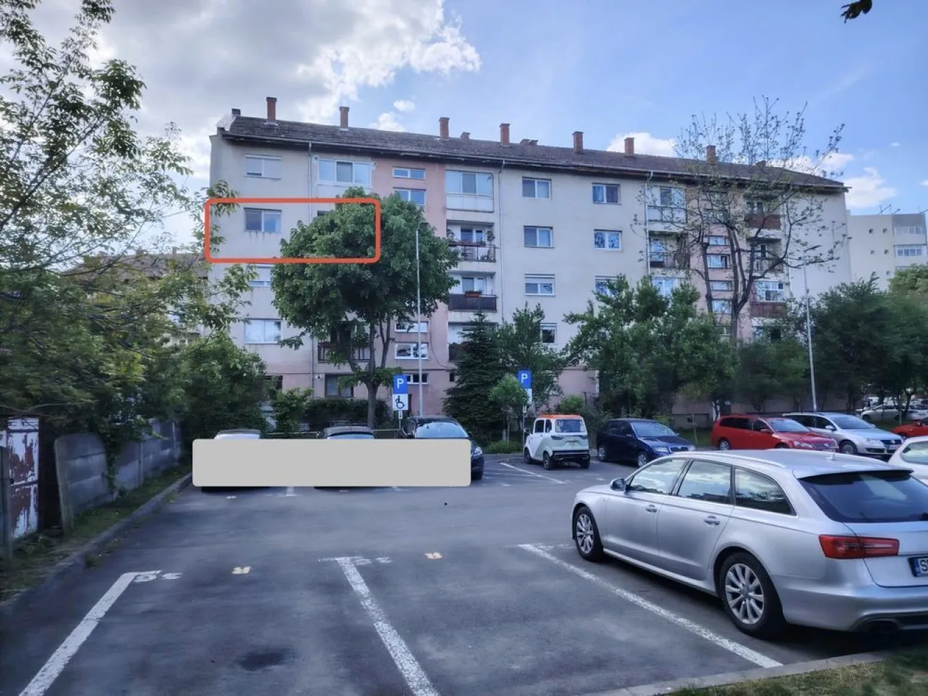 BRASADAS vinde ap 2 cam Carpati 2 etaj 3/4. - Agentia imobilara BRASADAS vinde apartament cu 2 camere decomandate in Carpați 2 cu suprafata utila de 61mp. cu 2 balcoane la etajul 3/4.
Parcare rezervata
Beci inclus
Complet mobilat și utilat.
Www.brasadas.com.
