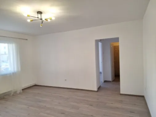 Vând apartament în micro 16