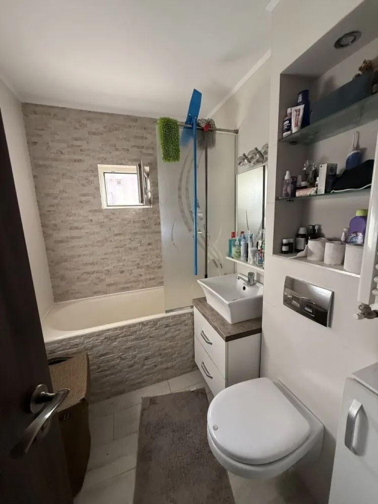 BRASADAS vinde ap 2 cam Carpati 2 etaj 3/4. - Agentia imobilara BRASADAS vinde apartament cu 2 camere decomandate in Carpați 2 cu suprafata utila de 61mp. cu 2 balcoane la etajul 3/4.
Parcare rezervata
Beci inclus
Complet mobilat și utilat.
Www.brasadas.com.