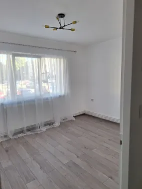 Vând apartament în micro 16