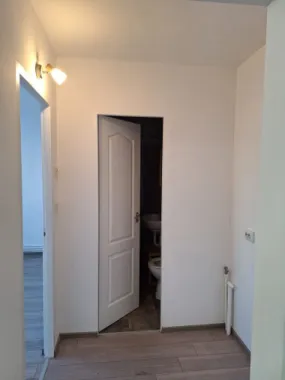 Vând apartament în micro 16