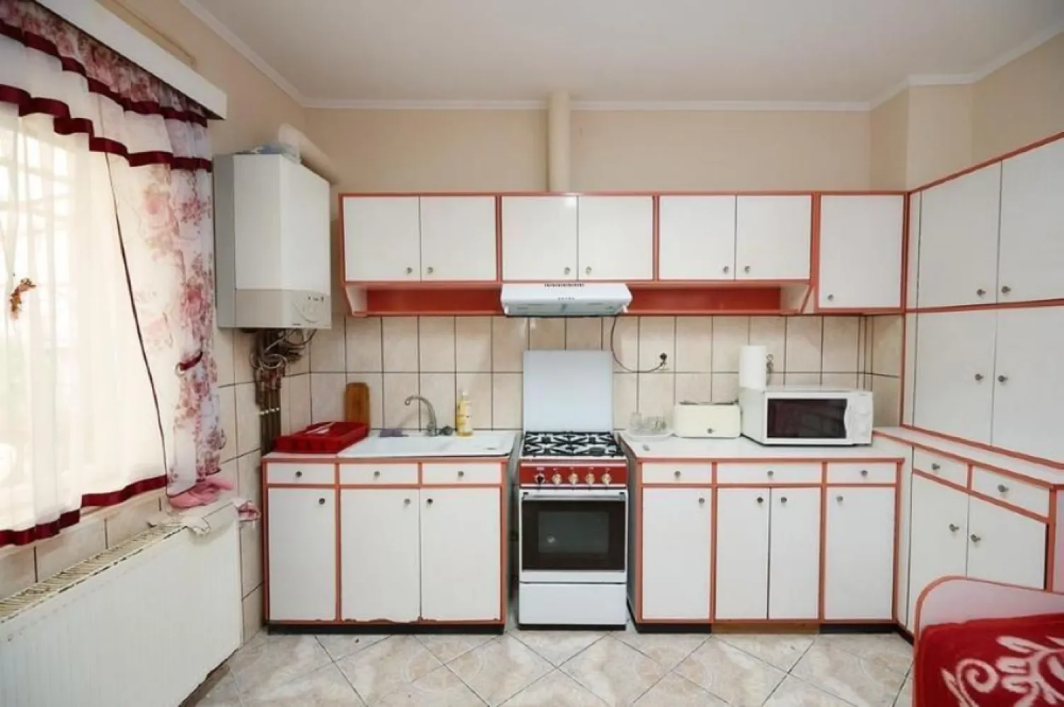 BRASADAS vinde casa individuala zona Careiului.