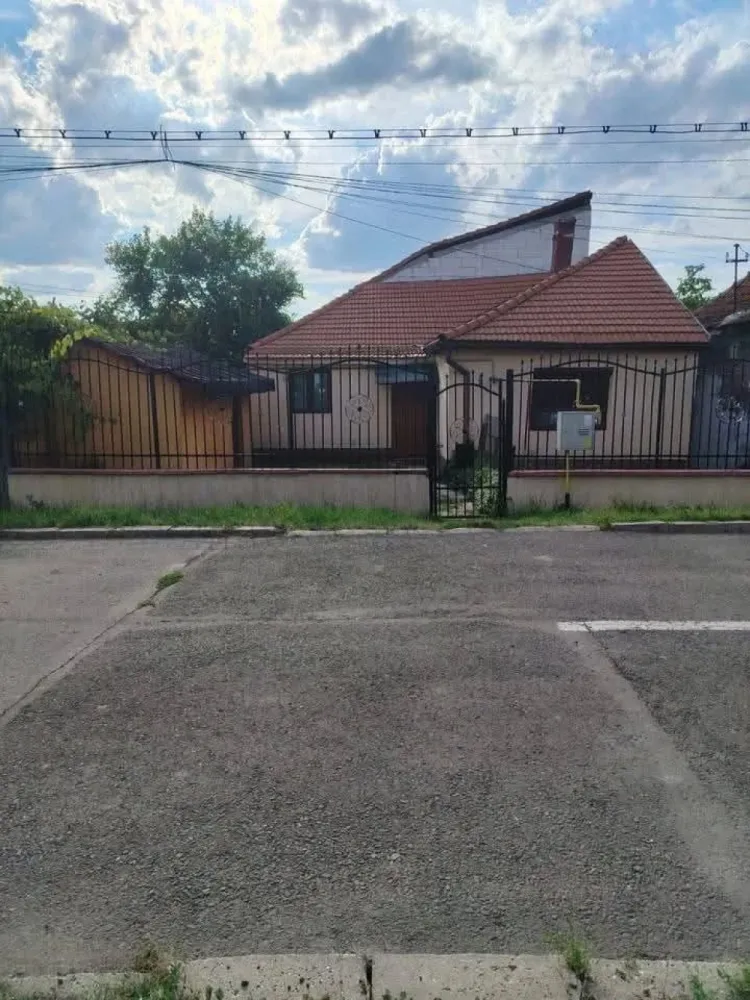 BRASADAS vinde casa individuala in zona Drexlmaier. - Agenția imobiliara BRASADAS vinde casa individuala cu 2 camere in zona Drexlmaier. 
Www.brasadas.com.