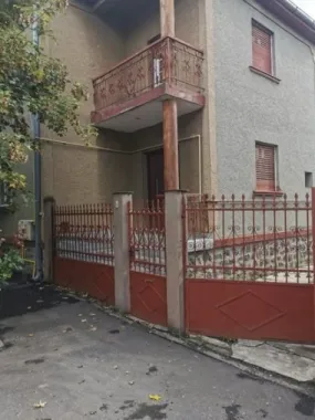 Proprietar vand casa 14 Mai