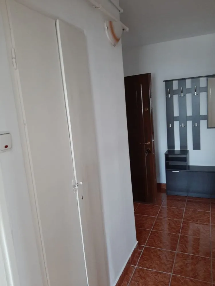 Vand apartament 2 camere