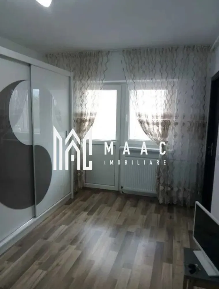 Garsoniera decomandata | Etaj 2 | Balcon | Calea Dumbravii - MAAC Imobiliare va prezinta o garsoniera decomandata situata in zona Calea Dumbrăvii.

Caracteristici:
Tip imobil: Bloc cu regim mic de înălțime (P+4 + mansardă)
Etaj: 2 din 4 – etaj intermediar
Suprafață utilă: 23 mp
Suprafață totală: 26 mp

Compartimentare:
Dormitor, bucătărie separată, hol de acces, balcon de 3 mp închis cu termopan.

Dotări și finisaje:
Centrală termică proprie cu calorifere
Balcon închis
Ferestre termopan 

Avantaje:
Ideal pentru locuit sau investiție
Acces facil către mijloace de transport în comun, magazine, farmacii, restaurante și spații verzi.

Pentru mai multe detalii precizati telefonic ca ati vazut anuntul cu ID: CP2665848