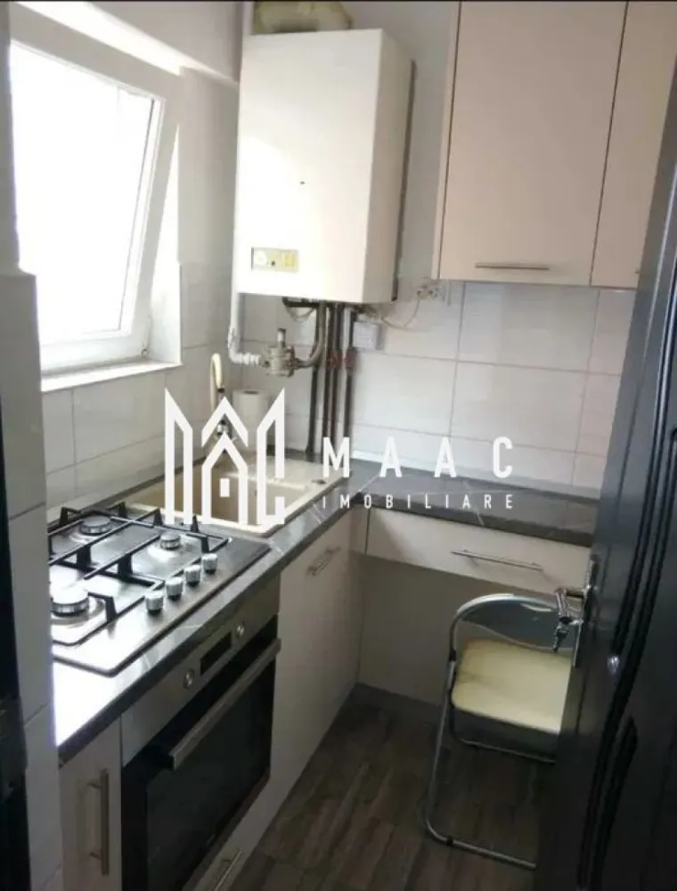 Garsoniera decomandata | Etaj 2 | Balcon | Calea Dumbravii - MAAC Imobiliare va prezinta o garsoniera decomandata situata in zona Calea Dumbrăvii.

Caracteristici:
Tip imobil: Bloc cu regim mic de înălțime (P+4 + mansardă)
Etaj: 2 din 4 – etaj intermediar
Suprafață utilă: 23 mp
Suprafață totală: 26 mp

Compartimentare:
Dormitor, bucătărie separată, hol de acces, balcon de 3 mp închis cu termopan.

Dotări și finisaje:
Centrală termică proprie cu calorifere
Balcon închis
Ferestre termopan 

Avantaje:
Ideal pentru locuit sau investiție
Acces facil către mijloace de transport în comun, magazine, farmacii, restaurante și spații verzi.

Pentru mai multe detalii precizati telefonic ca ati vazut anuntul cu ID: CP2665848