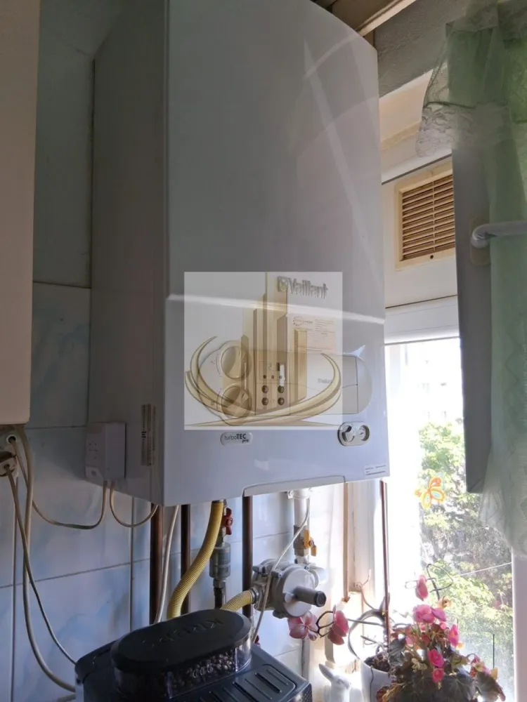 Apartament 4 camere în zona Dacia - Apartament cu 4 camere, situat în zona Dacia, cu suprafață de 60 mp, la etajul 3 din 4. Locuința dispune de centrală termică proprie, geamuri termopan inclusiv la balcon și boxă la subsol.

Disponibil imediat, apartamentul este amplasat într-o zonă cu acces facil la grădinițe, parcuri, magazine și alte puncte de interes, oferind confort și accesibilitate pentru întreaga familie.

ID intern CP3111903