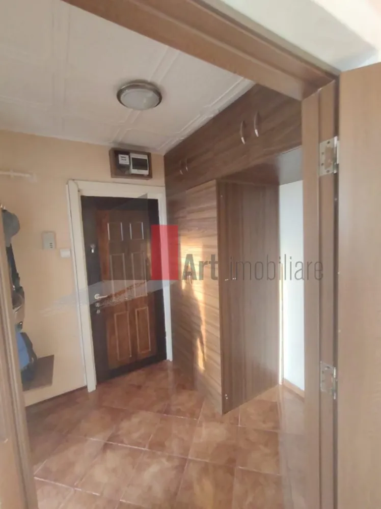 Vânzare apartament 3 camere cu centrală Bd. Obregia - Fântâna Florilor