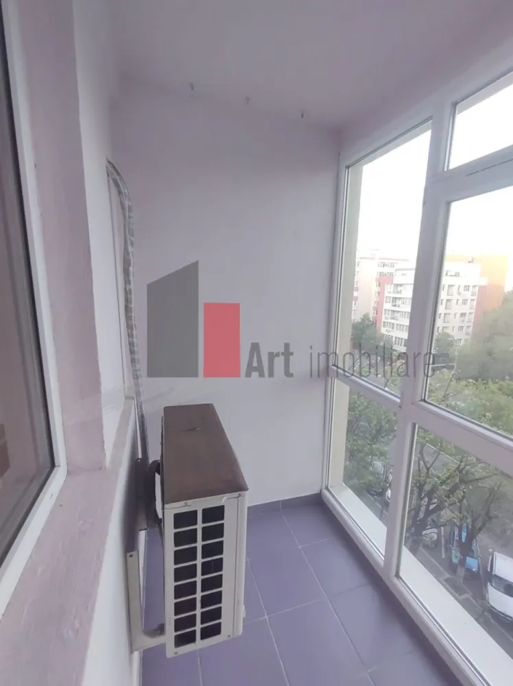 Vânzare apartament 3 camere cu centrală Bd. Obregia - Fântâna Florilor