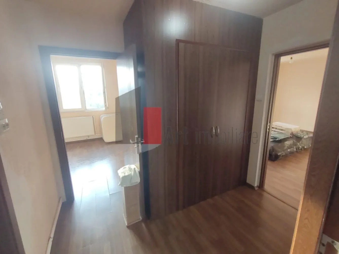 Vânzare apartament 3 camere cu centrală Bd. Obregia - Fântâna Florilor