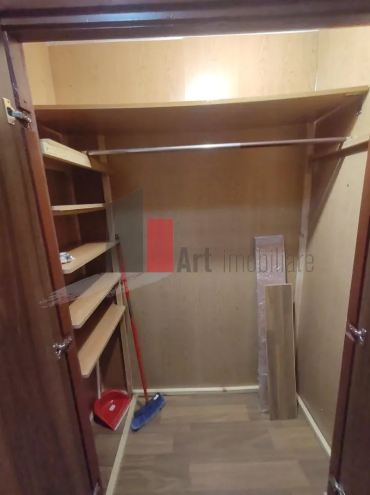 Vânzare apartament 3 camere cu centrală Bd. Obregia - Fântâna Florilor
