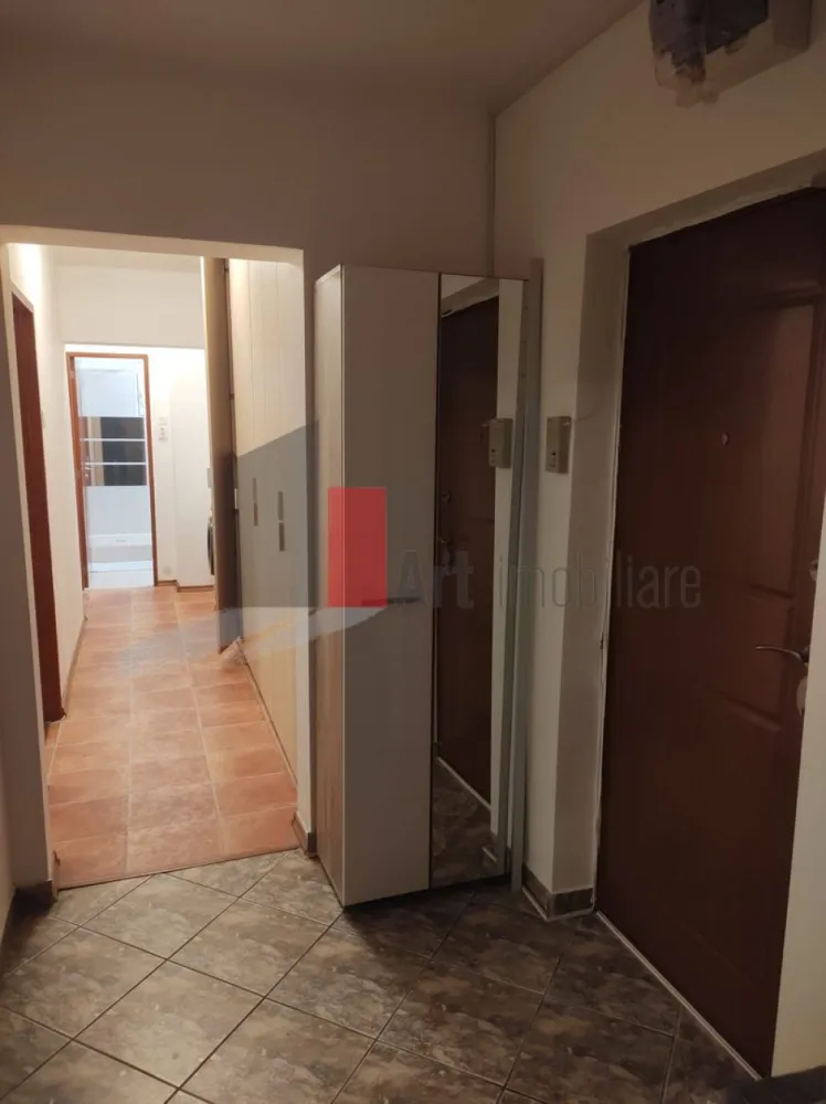 Prima închiriere apartament decomandat 3 camere - Bd. Lacul Tei -Parcul Circului