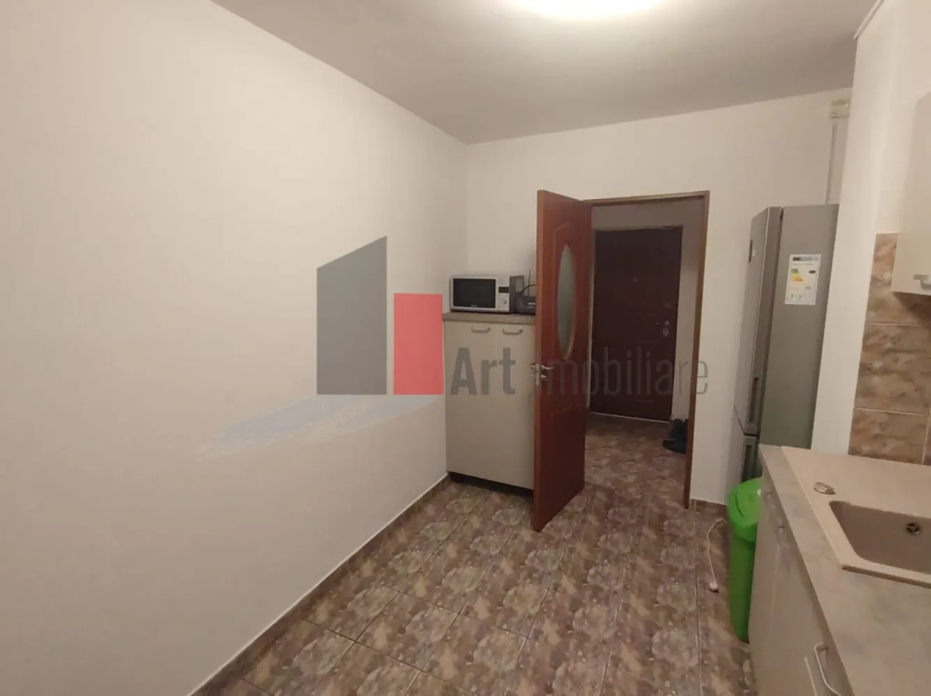 Prima închiriere apartament decomandat 3 camere - Bd. Lacul Tei -Parcul Circului