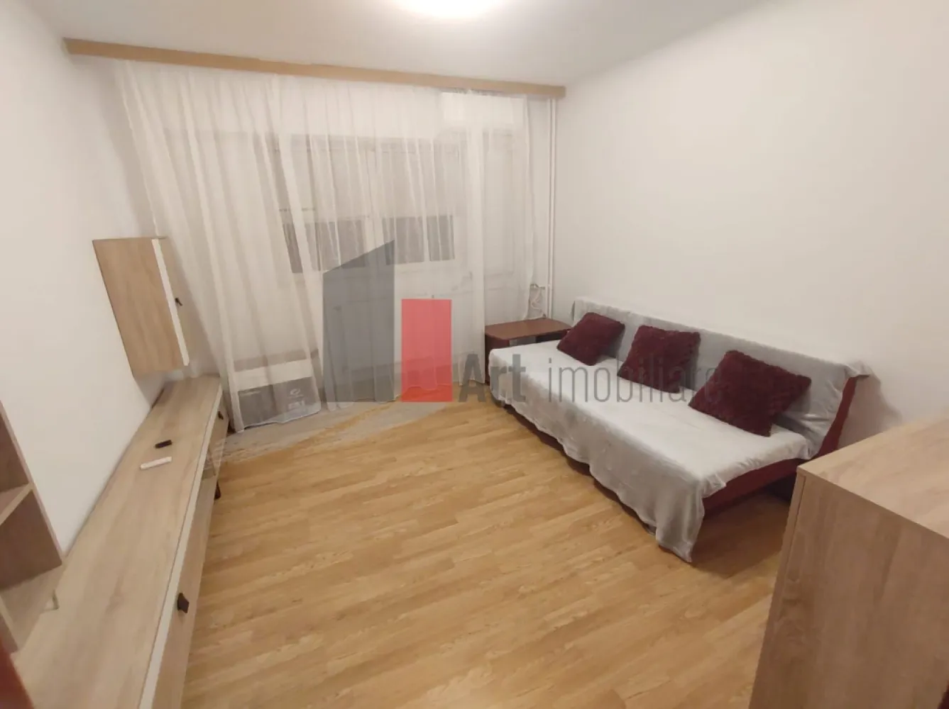 Prima închiriere apartament decomandat 3 camere - Bd. Lacul Tei -Parcul Circului