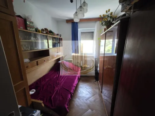 Apartament 4 camere în zona Dacia