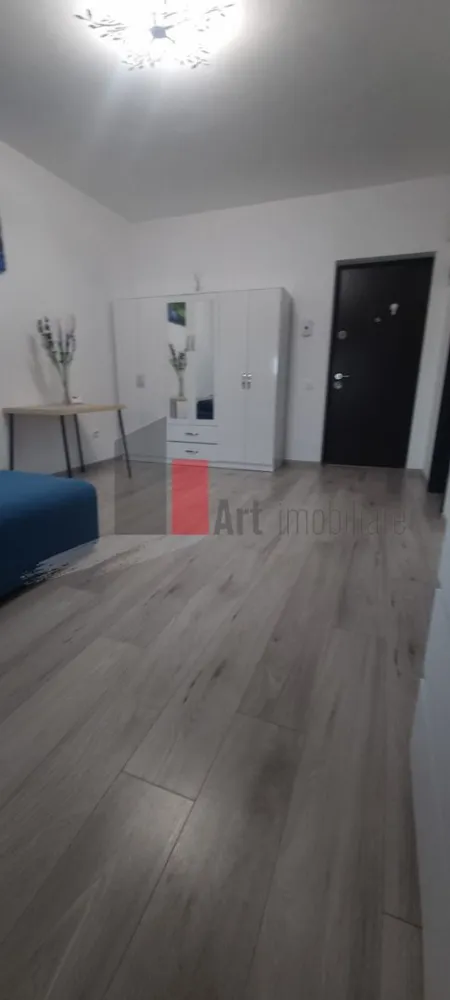 Garsoniera de inchiriat-Aparatorii Patriei-cu centrala