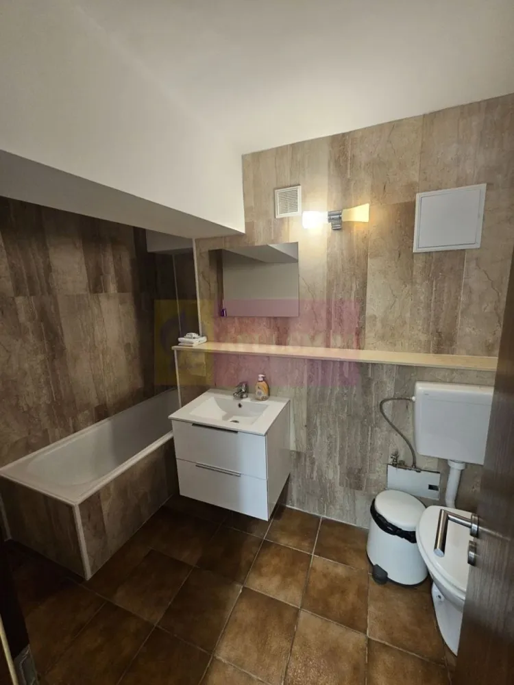 Super oferta apartament.3 camere Bd.Decebal - Agentia Imobiliara Apulum 94 va ofera spre vanzare
Apartament 3 camere, bd.Decebal stradal,2 bai, 2 balcoane, proaspat renovat si mobilat, AC et.6/7, vedere panoramica