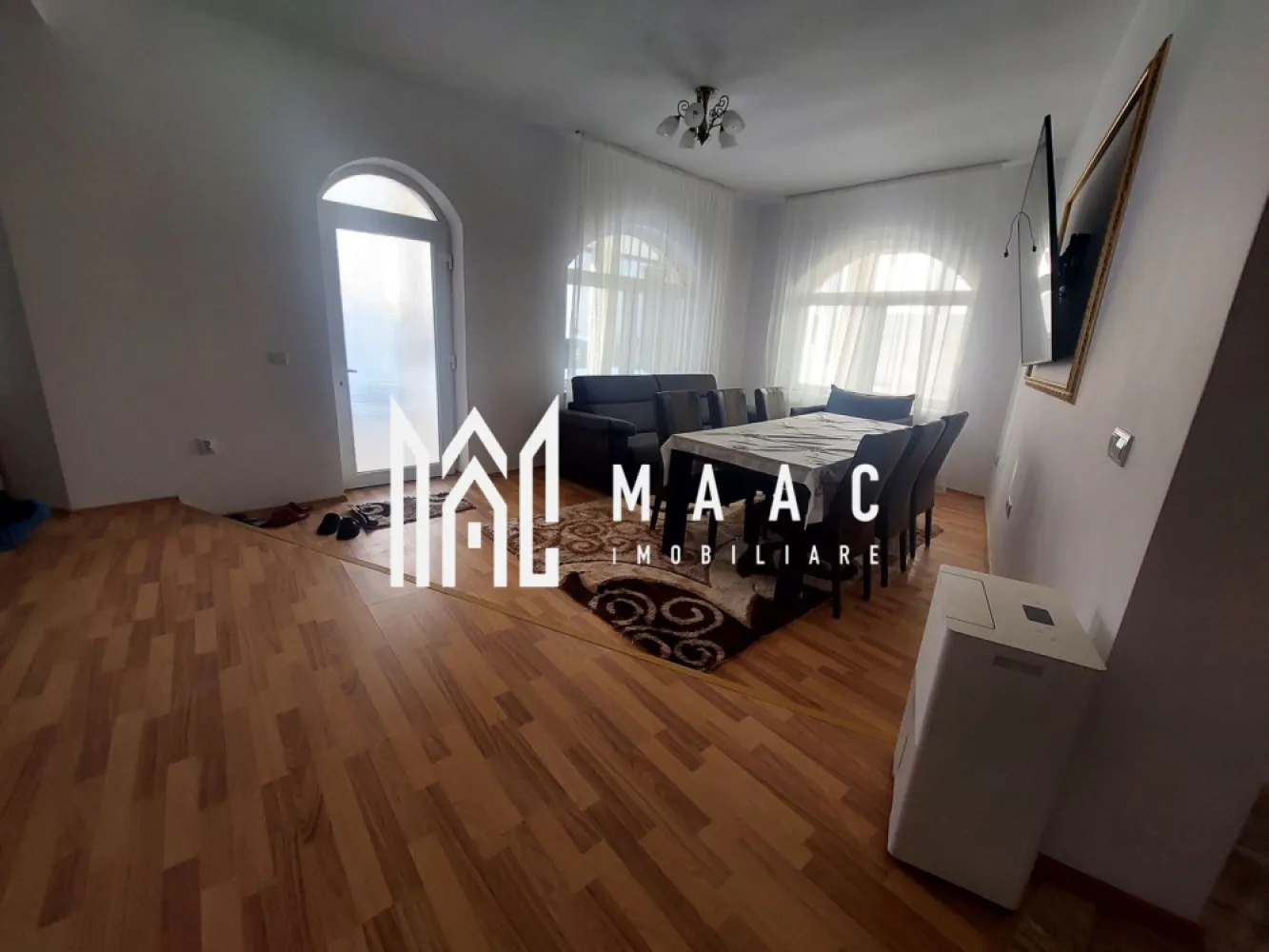 Casă | 4 camere | 240 MPU | Acces auto | Mediaș