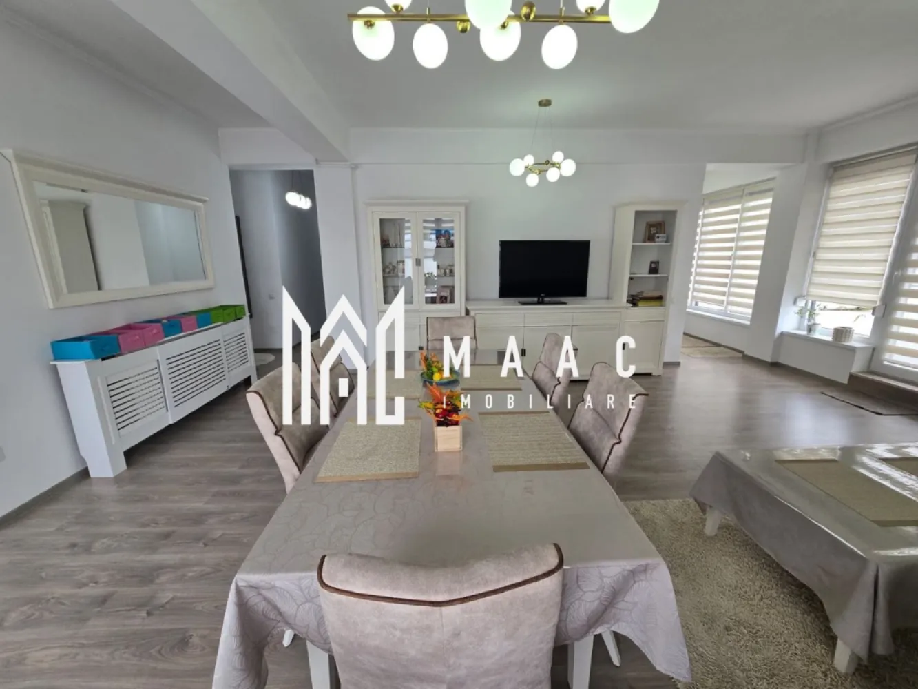 Penthouse superb 4 camere terasa 155 mp READY TO MOVE - PENTHOUSE EXCLUSIVIST | 4 CAMERE | TERASĂ SPECTACULOASĂ 155 MP | READY TO MOVE

Vă prezentăm un penthouse superb, complet mobilat și utilat, pregătit pentru mutare imediată, situat într-o zonă rezidențială liniștită, ideală pentru cei care își doresc confort, intimitate și un stil de viață modern.

 Imobil cu regim redus de înălțime P+2, cu doar 2 apartamente pe etaj, oferind liniște și intimitate.

 Caracteristici principale:
• Suprafață utilă apartament: 115 mp
• Compartimentare decomandată
• 4 camere spațioase și luminoase
• 2 băi moderne: una prevăzută cu cadă iar cealalta cu zonă de duș și perete din sticlă
• 2 balcoane a câte 5 mp
• Terasă impresionantă de 155 mp utili, cu view superb
• Magazie/spațiu de depozitare pe terasă

 Proprietatea dispune de:
• 1 loc de parcare subteran
• 1 loc de parcare suprateran

 Acest penthouse se remarcă prin suprafețele generoase, lumina naturală abundentă și atmosfera elegantă, fiind alegerea perfectă pentru o familie sau pentru cei care apreciază confortul și spațiile outdoor spectaculoase.

 Se vinde complet mobilat și utilat, exact conform fotografiilor.

Pentru mai multe detalii sau programarea unei vizionări, vă stăm cu drag la dispoziție!