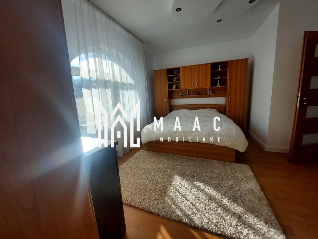 Casă | 4 camere | 240 MPU | Acces auto | Mediaș