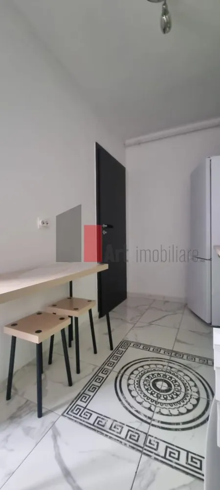 Garsoniera de inchiriat-Aparatorii Patriei-cu centrala