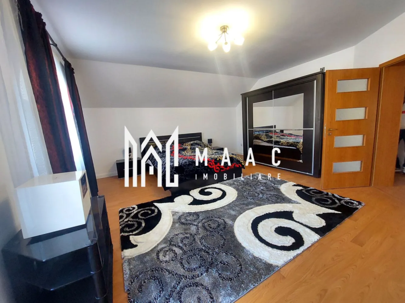 Casă | 4 camere | 240 MPU | Acces auto | Mediaș