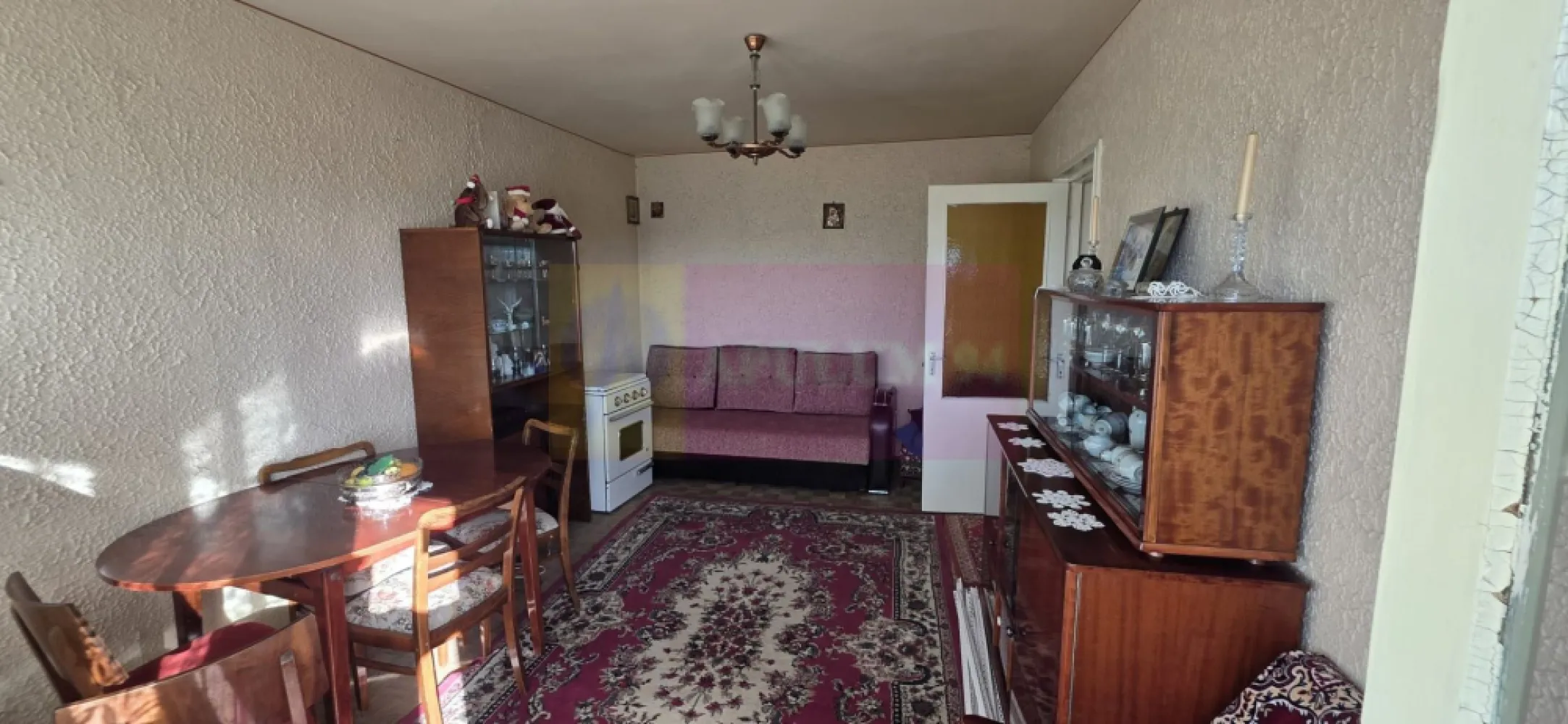 Apartament cu 3 camere de inchiriat in Campina, zona centrala