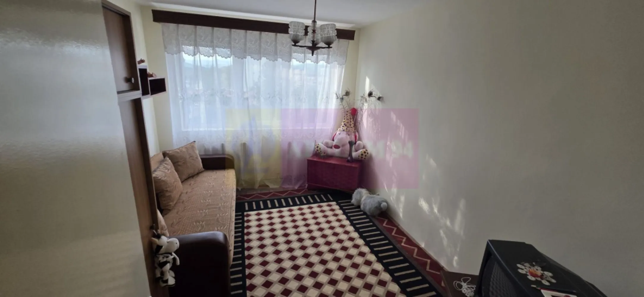 Apartament cu 3 camere de inchiriat in Campina, zona centrala