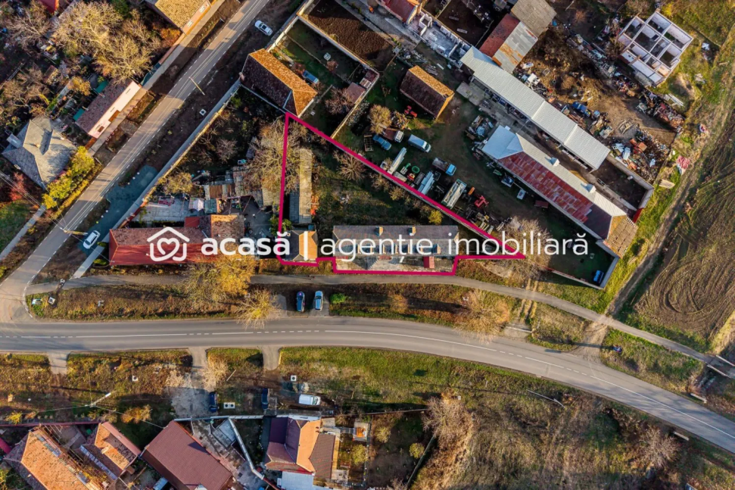 Clădire potrivită pentru proiecte educaționale sau de îngrijire - Propun spre vânzare un imobil cu destinație versatilă, amplasat într-o zonă liniștită, pe strada principală în Bodrogul nou, potrivit pentru activități sociale sau medical-rezidențiale. Proprietatea se remarcă prin compartimentarea ce permite amenajarea unui azil de bătrâni, centru de îngrijire, centru pentru copii sau alte funcțiuni similare.

Caracteristici principale ale proprietății:
Suprafață utilă: 500 mp
Suprafață construită desfășurată: 574 mp
Amprentă la sol: 168 mp
Suprafață teren: 762 mp

Potrivit pentru:
Azil de bătrâni
Centru de zi sau centru rezidențial pentru copii
Centru de recuperare
Clinici sau servicii medicale
Instituții educaționale private

Pentru orice întrebări sau pentru a programa o vizionare, vă rog să mă contactați.

📞 0742267773
Szuchanszki Andreea consultant imobiliar

Nu dispui de toată suma? Te ajutăm noi gratuit! Îți obținem oferte de la 16 bănci.

Ai o proprietate de vânzare în Arad și vrei să știi cât valorează cu adevărat?
Sună-mă pentru o evaluare gratuită, fără obligații.

Birou: ACASĂ | Agenție imobiliară Arad
Bulevardul Decebal 2, Arad 310133