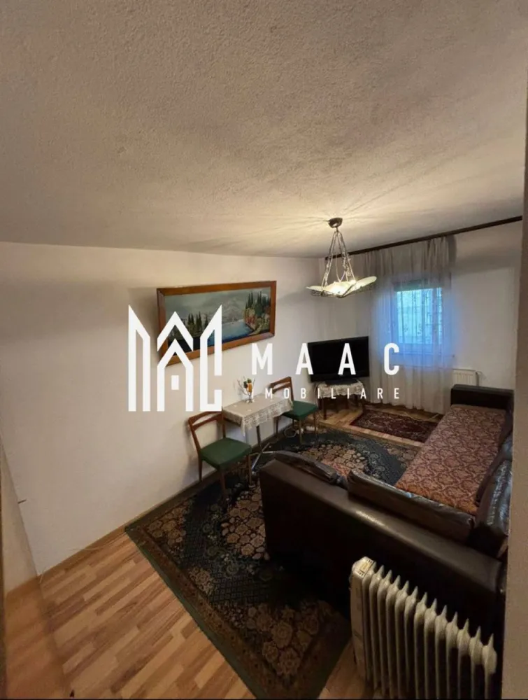 Apartament 4 camere | Ultracentral | Etaj 1 | Balcon | Polisano – Gară - Maac Imobiliare prezintă spre vânzare un apartament spațios, situat ultracentral, în zona Clinica Polisano – Gară, una dintre cele mai căutate locații din Sibiu. Imobilul are o suprafață de 106 mp construiți și 85 mp utili, fiind compartimentat eficient astfel: 4 camere bucătărie separată 2 băi balcon pivniță de aproximativ 10 mp Apartamentul este situat la etajul 1 al unui imobil cu regim de înălțime P+2, construcție solidă din cărămidă, specifică clădirilor durabile din zonă. Locuința a fost renovată integral în urmă cu câțiva ani și este foarte bine întreținută, oferind un ambient plăcut și funcțional. Se vinde exact cum se prezintă în poze, complet mobilată și utilată, fiind ideală pentru locuire imediată sau investiție. Poziționarea ultracentrală asigură acces rapid către puncte de interes importante: instituții medicale, gară, mijloace de transport, magazine și zona centrală a orașului. Pentru mai multe detalii sau pentru a programa o vizionare contactează - ne specificând ID: CP2869949 }}