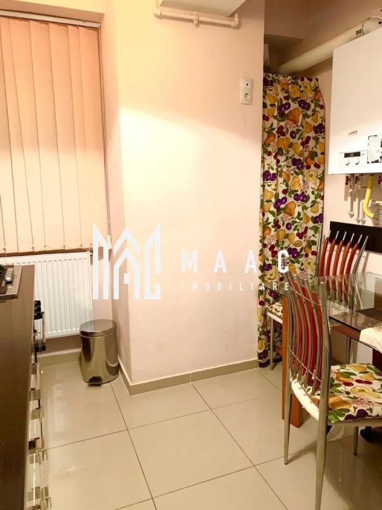 Apartament 2 camere | Etaj 1 | Balcon | 57 MPU | Mihai Viteazul - MAAC Imobiliare vă propune spre vânzare un apartament cu 2 camere, decomandat, situat la etajul 1 al unui imobil modern, prevăzut cu 2 lifturi, în Șelimbăr – Bulevardul Mihai Viteazu, județul Sibiu. Detalii proprietate: Suprafață utilă: 57 mp Balcon: 7 mp Compartimentare: Living Bucătărie separată Dormitor Baie Hol Balcon spațios Dotări și beneficii: Apartamentul se vinde complet mobilat și utilat, conform fotografiilor Finisaje moderne Etaj intermediar, ușor accesibil Imobil cu două lifturi Localizare excelentă: Lângă Lidl, Mega Image, Dedeman În imediata apropiere de Piața Rahovei Aproape de școli, biserică și stații de autobuz Acces rapid către Sibiu Pentru mai multe detalii sau programarea unei vizionări, nu ezitați să ne contactați specificand ID: CP2881589 }}