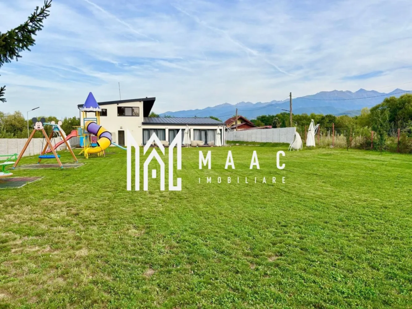 Pensiune 11 Camere | 700Mp | Valea Avrigului | Teren 4600Mp - MAAC Imobiliare vă propune spre vânzare o proprietate de excepție în Valea Avrigului – zonă turistică premium Vă prezentăm două proprietăți situate pe același teren, într-una dintre cele mai căutate zone turistice din județul Sibiu – Valea Avrigului, locație ideală atât pentru investiție, cât și pentru locuire permanentă. Casa 1 – Pensiune / Proprietate turistică O construcție solidă, cu potențial excelent de exploatare turistică sau organizare evenimente. Suprafață utilă: 700 mp 10 camere 10 băi Sală de mese / living generos Bucătărie completă Sală de conferințe / evenimente Ideală pentru pensiune, retreat-uri, team building-uri sau evenimente private. Casa 2 – Casă de locuit Perfectă pentru proprietar sau administrator, oferind confort și intimitate. Suprafață utilă: 130 mp 2 camere Living Bucătărie Baie + hol Teren și facilități Suprafață teren util: 4.600 mp Curte mare, zonă verde amenajată Loc de joacă pentru copii Foișor Acces facil Avantaje cheie Zonă turistică extrem de căutată Proprietate versatilă – investiție + locuire Cadru natural deosebit, liniște și intimitate Potențial ridicat de dezvoltare și randament Pentru mai multe detalii sau pentru a programa o vizionare, vă rugăm să ne contactați specificând ID:CP2865720 }}