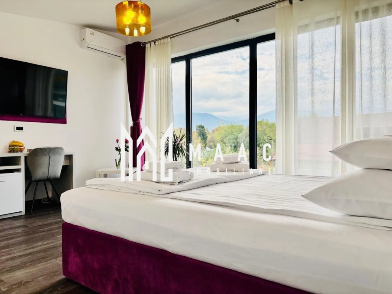 Pensiune 11 Camere | 700Mp | Valea Avrigului | Teren 4600Mp - MAAC Imobiliare vă propune spre vânzare o proprietate de excepție în Valea Avrigului – zonă turistică premium Vă prezentăm două proprietăți situate pe același teren, într-una dintre cele mai căutate zone turistice din județul Sibiu – Valea Avrigului, locație ideală atât pentru investiție, cât și pentru locuire permanentă. Casa 1 – Pensiune / Proprietate turistică O construcție solidă, cu potențial excelent de exploatare turistică sau organizare evenimente. Suprafață utilă: 700 mp 10 camere 10 băi Sală de mese / living generos Bucătărie completă Sală de conferințe / evenimente Ideală pentru pensiune, retreat-uri, team building-uri sau evenimente private. Casa 2 – Casă de locuit Perfectă pentru proprietar sau administrator, oferind confort și intimitate. Suprafață utilă: 130 mp 2 camere Living Bucătărie Baie + hol Teren și facilități Suprafață teren util: 4.600 mp Curte mare, zonă verde amenajată Loc de joacă pentru copii Foișor Acces facil Avantaje cheie Zonă turistică extrem de căutată Proprietate versatilă – investiție + locuire Cadru natural deosebit, liniște și intimitate Potențial ridicat de dezvoltare și randament Pentru mai multe detalii sau pentru a programa o vizionare, vă rugăm să ne contactați specificând ID:CP2865720 }}