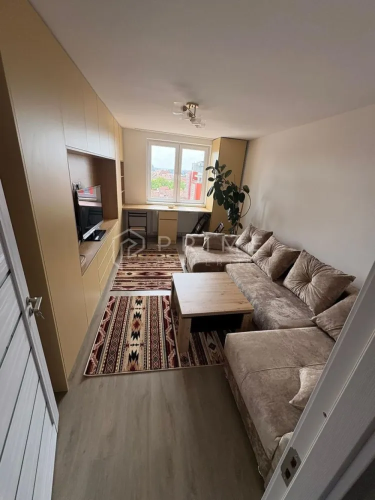 Închiriere Apartament 2 camere Decomandate | Zonă Centrală - Cauți un apartament confortabil și bine poziționat în inima orașului? Vă propunem spre închiriere o locuință cu 2 camere decomandate, situată într-o zonă centrală excelentă, pe strada Bartók Béla, oferind acces rapid la tot ce aveți nevoie.

De ce să alegeți acest apartament:
Compartimentare: 2 camere decomandate, ideale pentru un plus de confort și intimitate.
Stare: Apartamentul este complet mobilat și utilat, fiind pregătit pentru mutarea dumneavoastră imediată.
Locație strategică: Poziționare ultracentrală cu acces facil la magazine, restaurante, stații de transport în comun și principalele zone de interes ale orașului.

Promisiunea Prime Properties:
Vă oferim siguranță, transparență și servicii impecabile pe tot parcursul drumului către casa ideală. Dacă această proprietate nu corespunde nevoilor dumneavoastră, lăsați-ne să găsim alternativa potrivită stilului dumneavoastră de viață.

📞 Contactați-ne astăzi pentru a programa o vizionare !