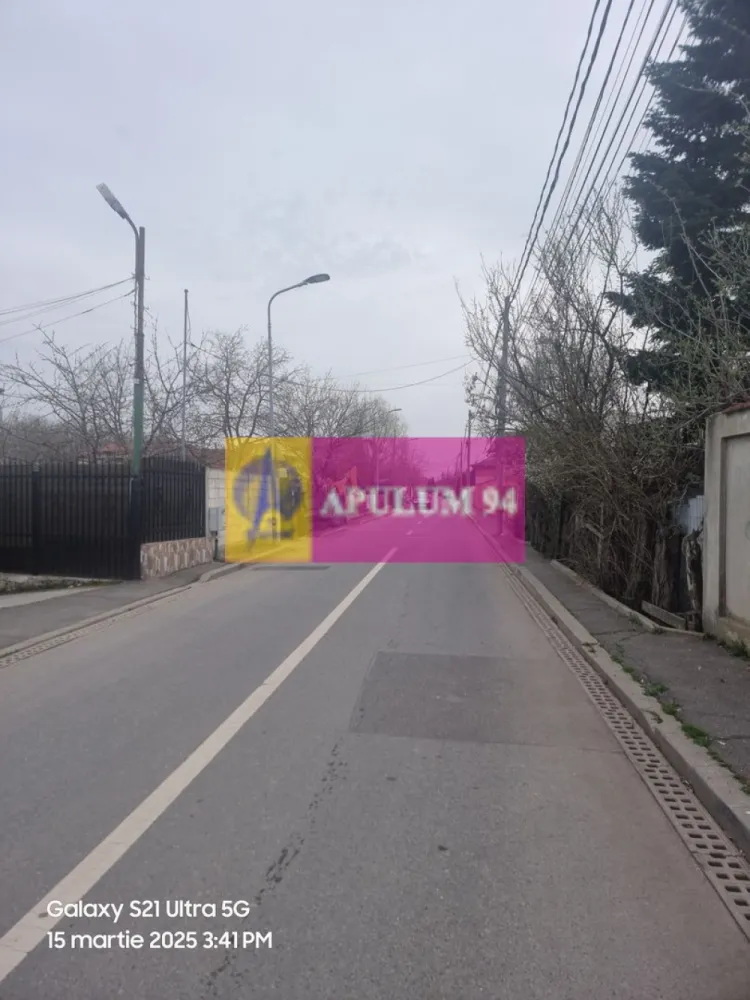 Casa 2 cam la 135k eur de vz. in Giulesti (sau schimb cu ap.3 cam) - Compania Imobiliara Apulum94 are deosebita placere sa va aduca in atentie casa cu 2 camere de vanzare in cartier Giulesti, pe str. Drumul la Rosu, nr. 15; 
Casa este construita pe 1 nivel insa exista autorizatie pentru P+M . Cateva specificatii tehnice generale/dotari:

- structura de rezistenta: stalpi beton armat, planseu beton armat
- zidarie exterioara si compartimentari interioare: caramida tip Porotherm 
- geamuri termopan profil PVC, 
- termoizolare cu polistiren 10 cm + tencuiala decorativa 
- obiecte sanitare 
 -usa acces metalica

Sunt disponibile si 2 locuri de parcare in curte 

Mentionez ca pretul casei este usor negociabil 

Pentru detalii suplimentare, ma puteti contacta la 0.7.3.3.6.8.3.4.5.6.
 
Agent imobiliar: Aurelian Popescu 
Apulum94 - Un partener de cursa lunga!
