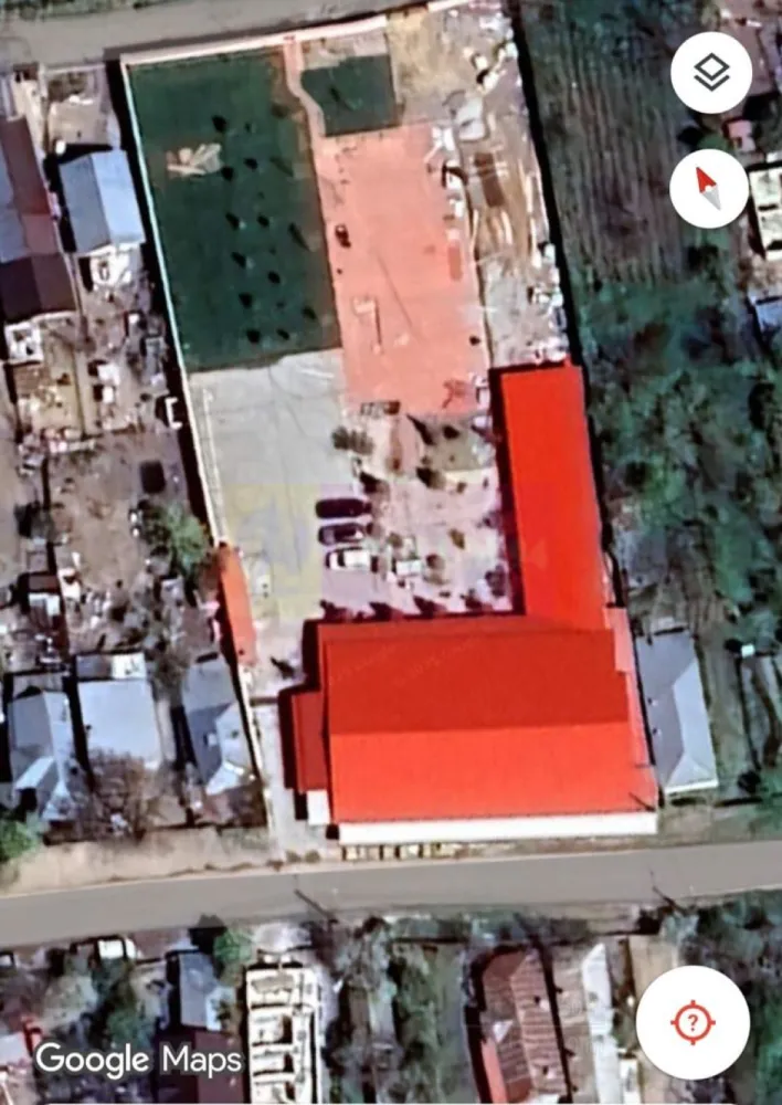 TEISORI (JUD. GIURGIU) - DE VZ CASA OASPETI + ANEXE - Compania Imobiliara Apulum94 va propune spre vanzare un complex de cazare nou, frumos, spatios, complet utilat, situat in sat Teisori, com. Bulbucata, Jud. Giurgiu.

Zona este foarte frumoasa, la 32 km / 50 minute de Bucuresti, locatia este cu potential foarte mare dpdv al oportunitatilor oferite antreprenorilor cu imaginatie.

Descrriere scurta: la strada este un salon de 30 ml cu 3,5 ml din care se întra într-o alta incapere de 7,5 m latime cu 40 lungime, cu bai , spațiu pt bucătărie, spațiu pt sala de mese, spațiu pt birouri, spațiu pt contabilitate, spațiu pt sala de fitness, trei corpuri de dormitoare a câte 6 paturi cu bai proprii..
Curtea e pavata, are 2 intrari, are si spațiu verde cu parcări pt auto normale (inclusiv pt auto electrice), cabina pt agent de paza, zona de gratar și grupuri sanitare la exterior.

Cladirea se potriveste cu precadere unitatilor de cazare turistica, insa poate oferi oportunitati si poate fi adaptata si pentru alte forme de afaceri. 

O precizare foarte importanta: complexul se vinde in intregime, nu fractionat.

Comision zero la cumparator!!!

Pentru mai multe detalii despre oferta prezentata sau alte oferte similare, astept cu maxim interes sa ma contactati .

Cu respect,
Aurelian Popescu / 0733.683.456
Apulum94 - Un partener de cursa lunga!